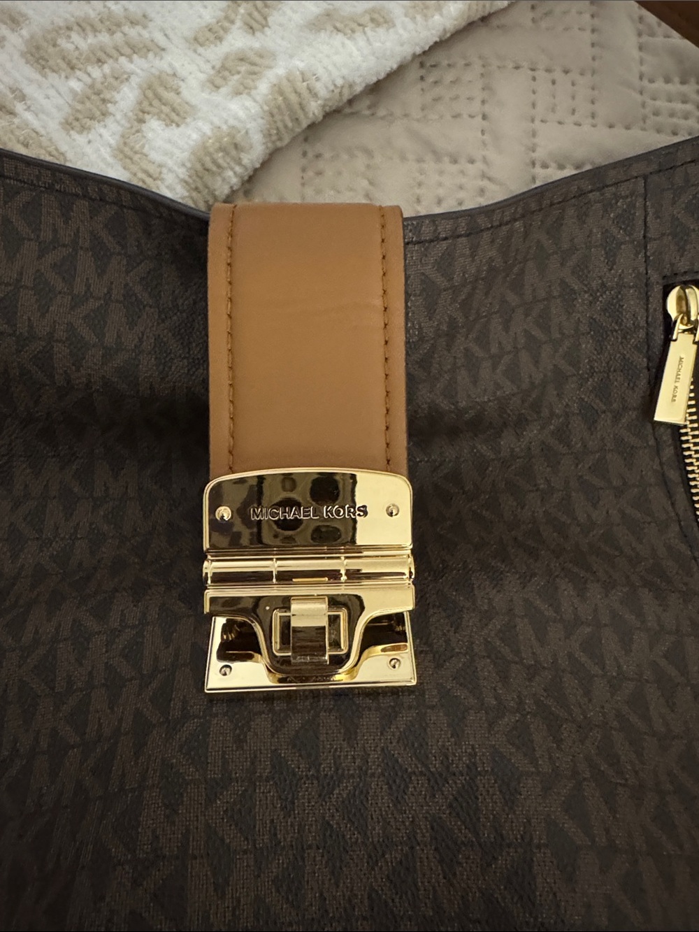 Like new Michael Kors purse - Picture 5 of 5